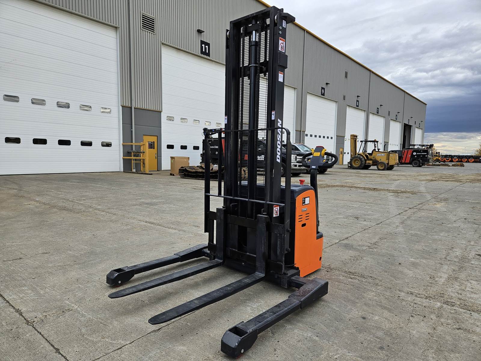 2023 Doosan BWS17 Forklift