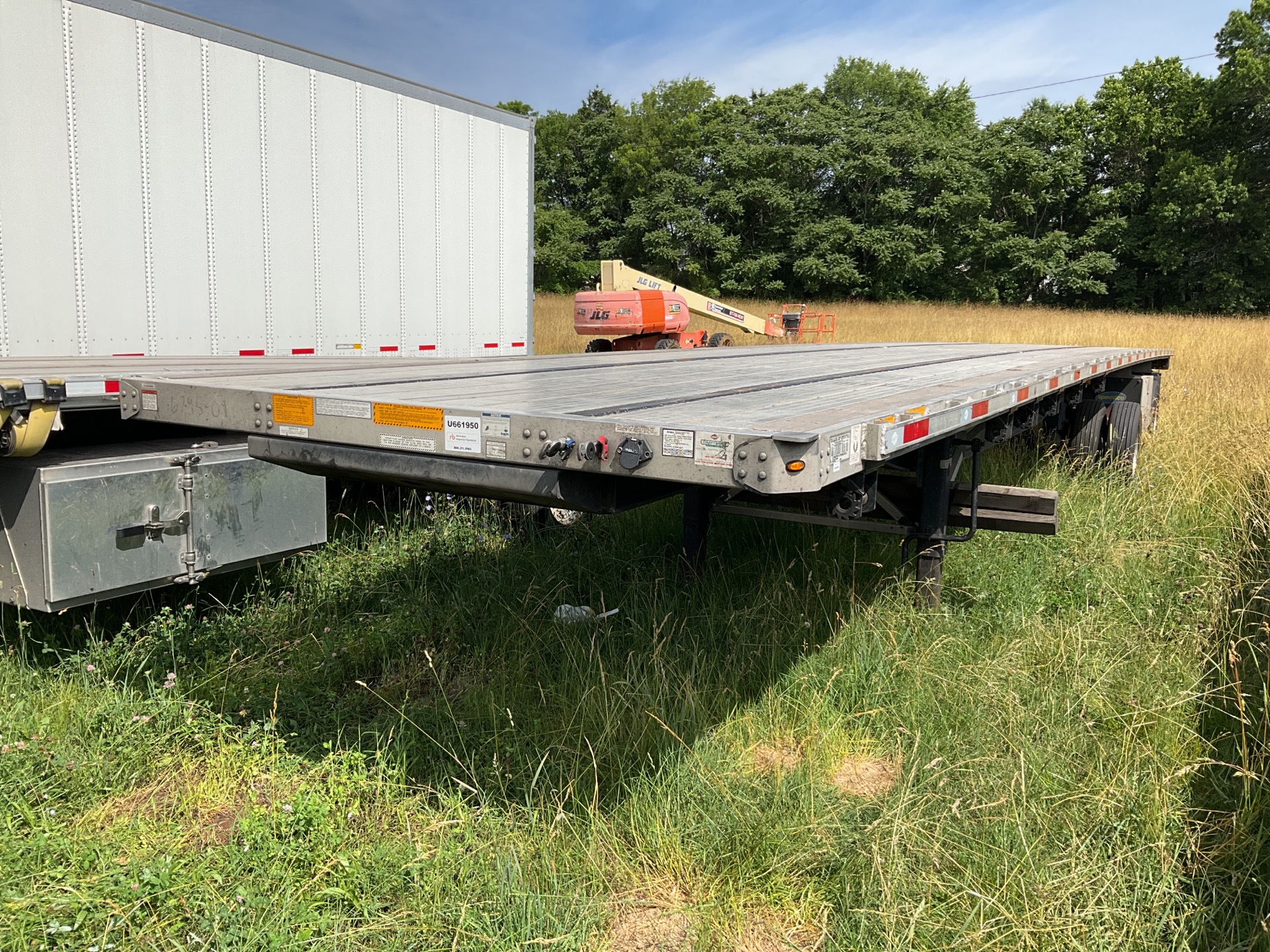 2022 Utility FS2CHA 53 ft T/A Spread Axle Flatbed Trailer