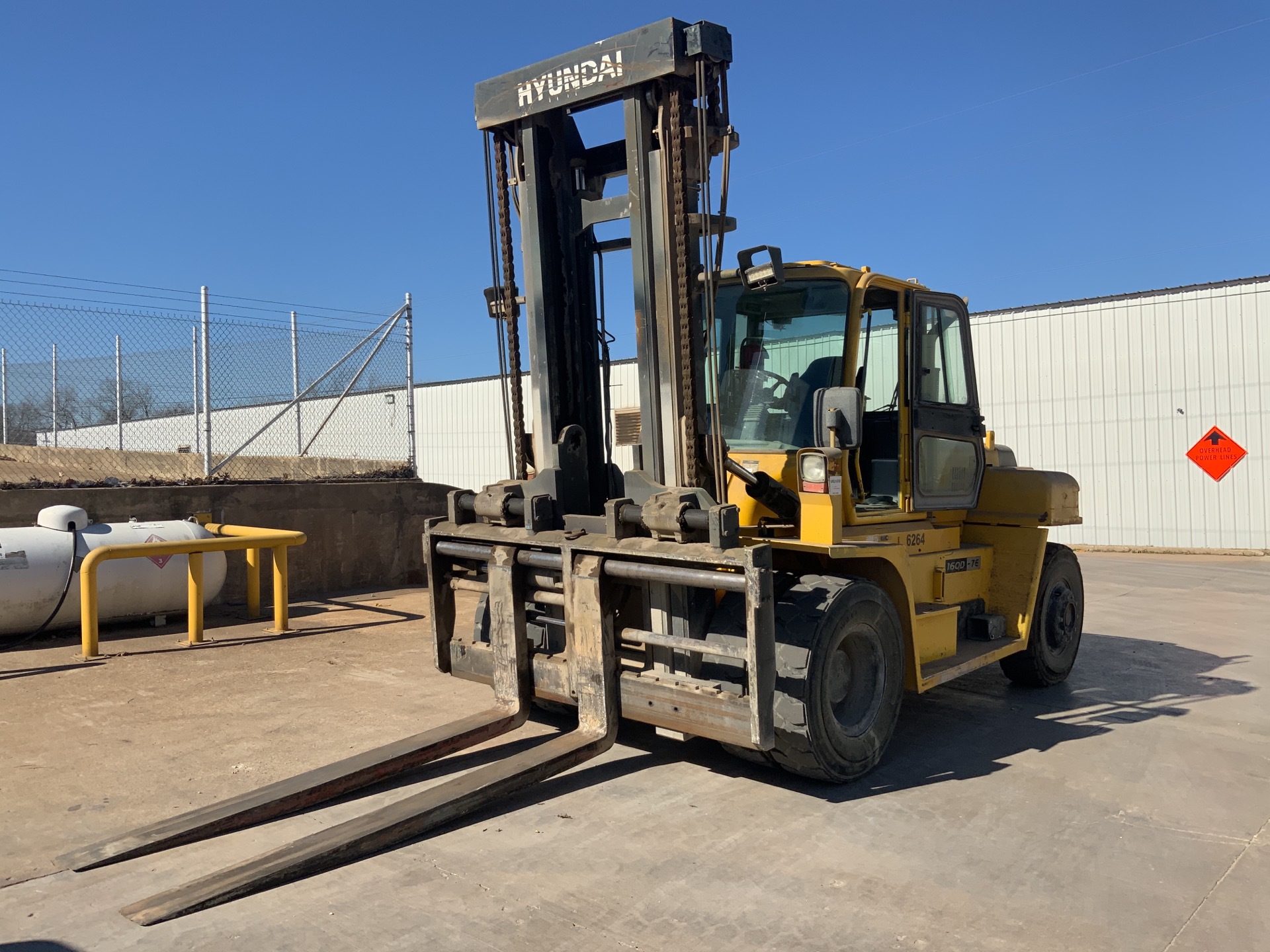 Hyundai 160D-7E Pneumatic Tire Forklift