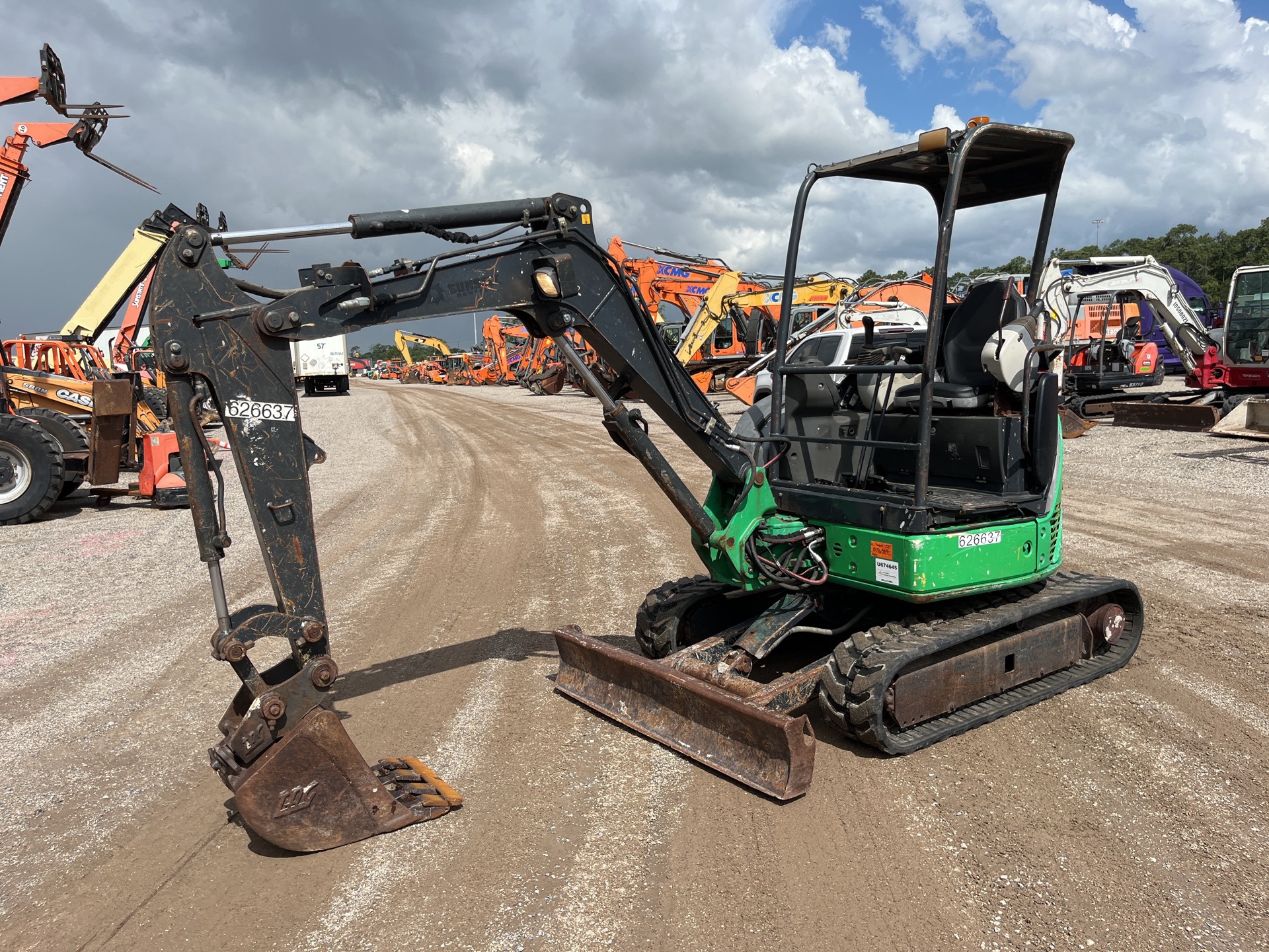 2014 John Deere 27D Mini Excavator